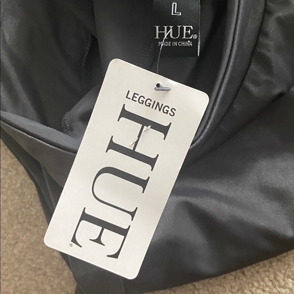 Hue body gloss Leggings size large NWT - Picture 6 of 6